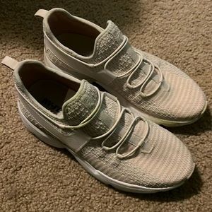 Avre sneakers, like new